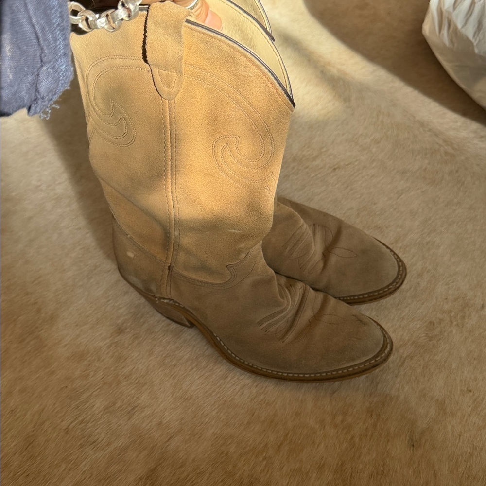 Tan Suede Western Boots authentic Texas made rustic and very comfortable - Picture 3 of 13